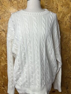 Women's White Cable-Knit Crewneck Sweater - Cozy Pullover